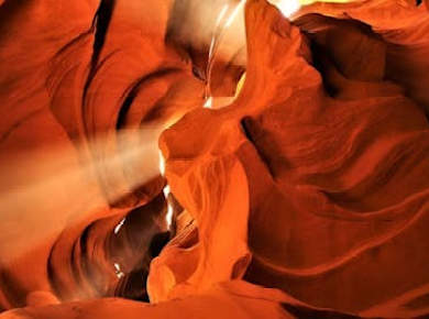 Tour of the Upper Antelope Canyon with shuttle ride and local guide