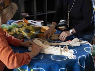 Kurs zum Gestalten von Batik-Kleidung am Lago Maggiore