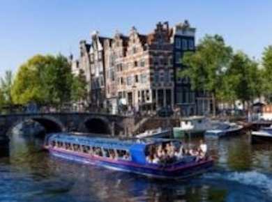 Canal cruise and Jewish Cultural Quarter tour