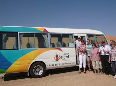 Dubai Privatfahrzeugvermietung mit erfahrenem Fahrer