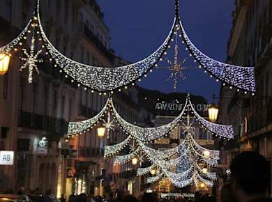 2-stündige Tuk-Tuk-Weihnachtsbeleuchtungstour durch Lissabon