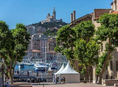 Private Exclusive History Walk through Marseille with a Local Expert