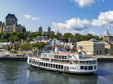 Guided cruise on the St. Lawrence River from Quebec City