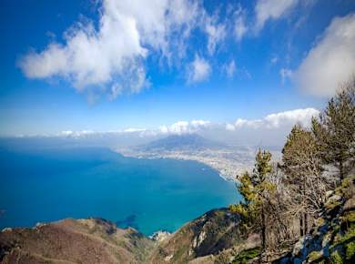 Sorrento, Positano and Amalfi shared tour from Naples with light lunch