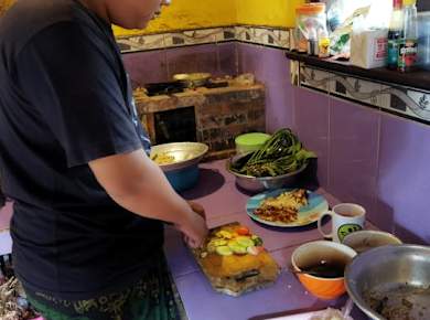 Unique Food Experience with a Local Family in Mengwi