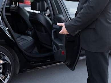 Privater Transfer mit Betreuung vom oder zum Flughafen Kairo