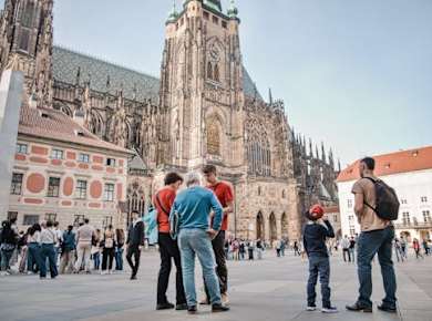 Prague old town, river cruise and Prague castle sightseeing tour including lunch