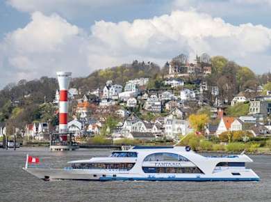 Hamburg: 2-stündige Hafenrundfahrt nach Blankenese