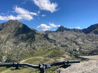 Guided e-bike adventure starting from Soldeu