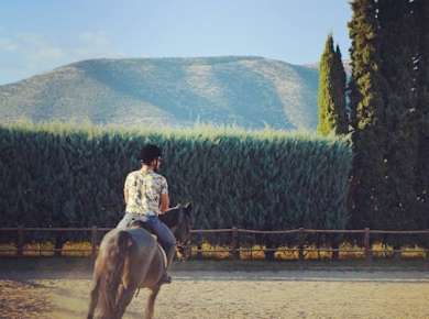 Tour durch die Gegend von Kavala mit Besuch des Reitclubs und des Wachsmuseums