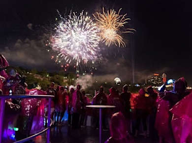 Niagara night tour with fireworks boat cruise