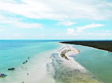 Ganztägige geführte Bootstour zu Holbox und den Passionsinseln