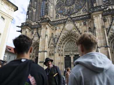 Das Beste von Prag zu Fuß und mit dem Bus mit Flusskreuzfahrt und Prager Burg