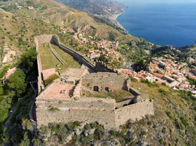 Taormina-Burg: Ticket ohne Anstehen mit Audioguide