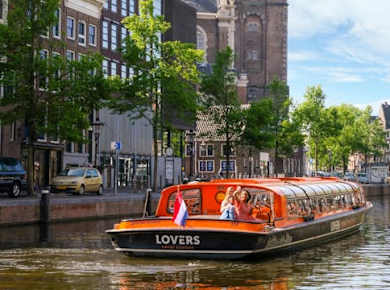 Einstündige Grachtenfahrt durch Amsterdam