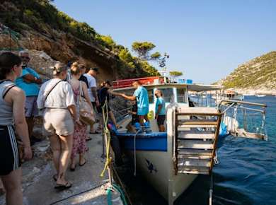 Boat tour to Zante’s Navagio Beach shipwreck