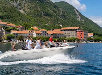Vollständig individuell gestaltbare Bootstour durch die Bucht von Kotor