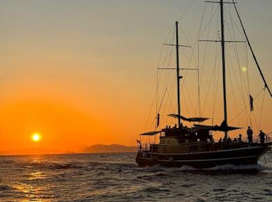 Nachtkreuzfahrt an der Athener Riviera mit Getränken inklusive