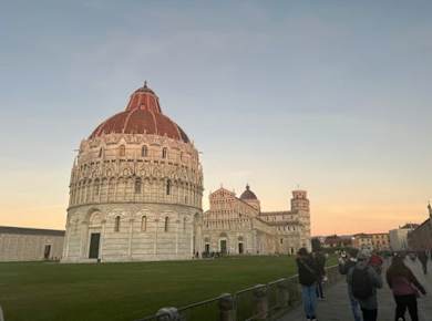 Tagesausflug nach Pisa, San Gimignano, Siena und Chianti mit Mittagessen
