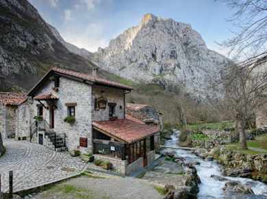 Bulnes, funicular and Cabrales cheese cave from Gijon