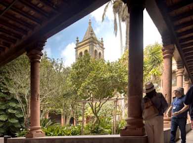 Geführte Ganztagestour durch Laguna mit Mittagessen und Weinprobe