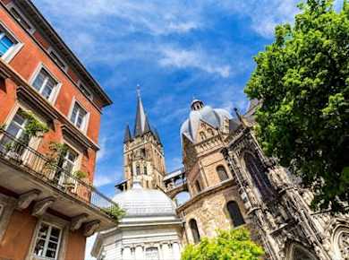 Aachen 2-hour city walking tour with a local