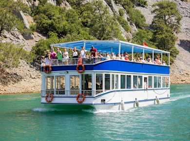 Green Canyon boat cruise with lunch and shopping