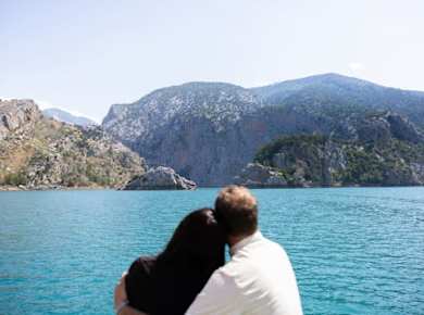 Green Canyon boat cruise with lunch and shopping