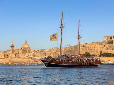 Pirate boat party with DJ, drinks and night swim in Malta