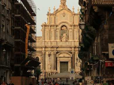 Evening street food tour in Catania