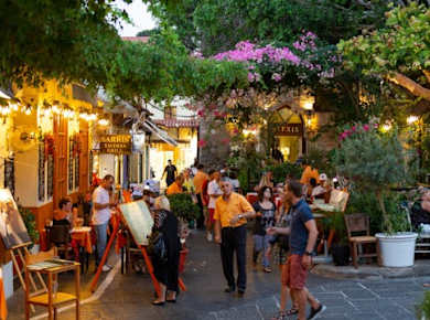 Abendliche Besichtigung von Rhodos-Stadt mit Abendessen