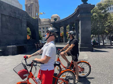 1.5-hour bike tour through Santa Cruz de Tenerife with e-bike option