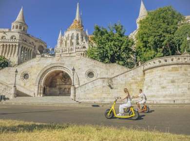 Tour durch das Budaer Burgviertel auf dem MonsteRoller