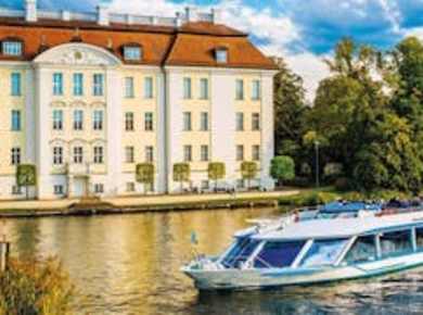 5-hour sightseeing cruise around the Müggelberge in Berlin