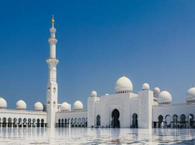 Guided tour of Sheikh Zayed Grand Mosque in Abu Dhabi