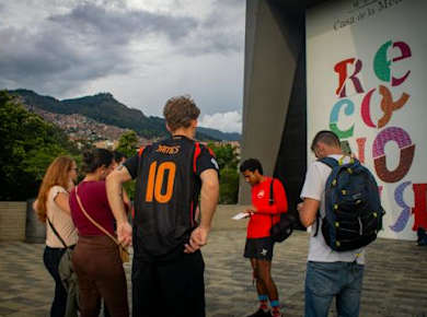 Tourguide durch El Poblado von Provenza bis zum Stadtteil Manila