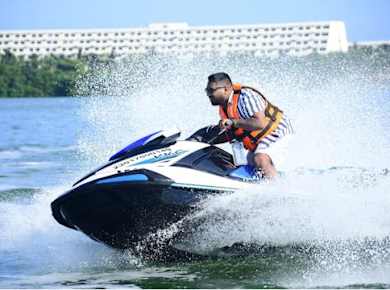 Wave-Runner-Abenteuer in Puerto Maya