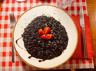 Flavours of Dubrovnik full meal food tour in a small group