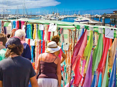 Guided shopping and exploration trip to Marina Rubicón