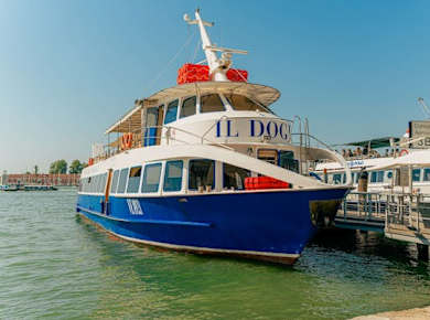 Venice boat trip with a glass of Prosecco