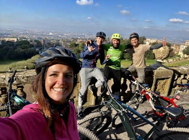Frascati vineyard and wine tasting e-bike adventure from Rome