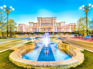 Besichtigung der Bukarester Altstadt und des Parlaments mit 3GB e-sim