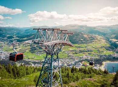 Hardangerfjord, Voss-Gondel und Wasserfälle - geführte Tour
