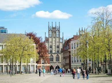 Historic milestones self-guided audio tour in Munster