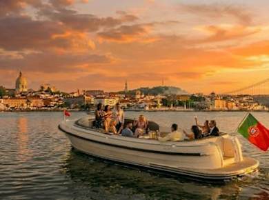 2-stündiges Premium-Bootserlebnis mit Sangria und Wein