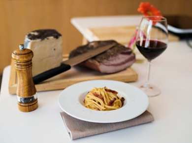 Real carbonara cooking class in Olbia