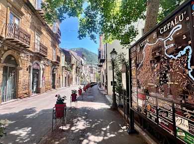 Walking tour through Sicily’s Medieval town of Cefalu