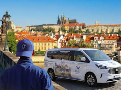 Skip-the-line-Tickets für die Prager Burg und Minibustransfer