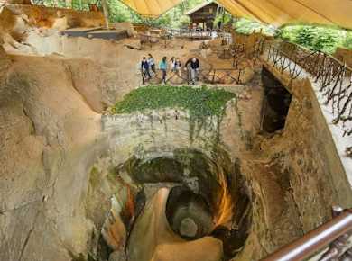 Glacier Garden Lucerne access