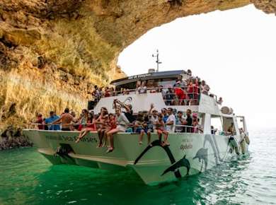 Benagil cruise with lunch, open bar and water activities